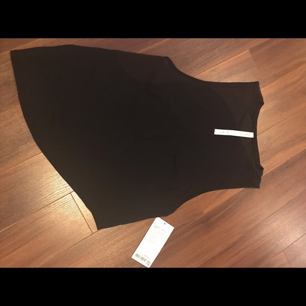 Lululemon size 6 strength in stance